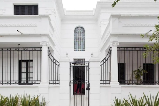 Portão Desenhos, recortes e contrastes