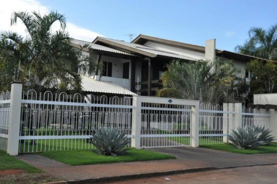 Portão Que tal um portão todo desenhado?